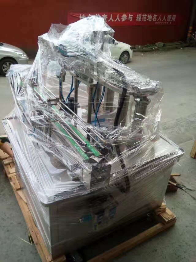 tipo linear líquido automático de la máquina de rellenar de la botella 100ml para la cerveza 2