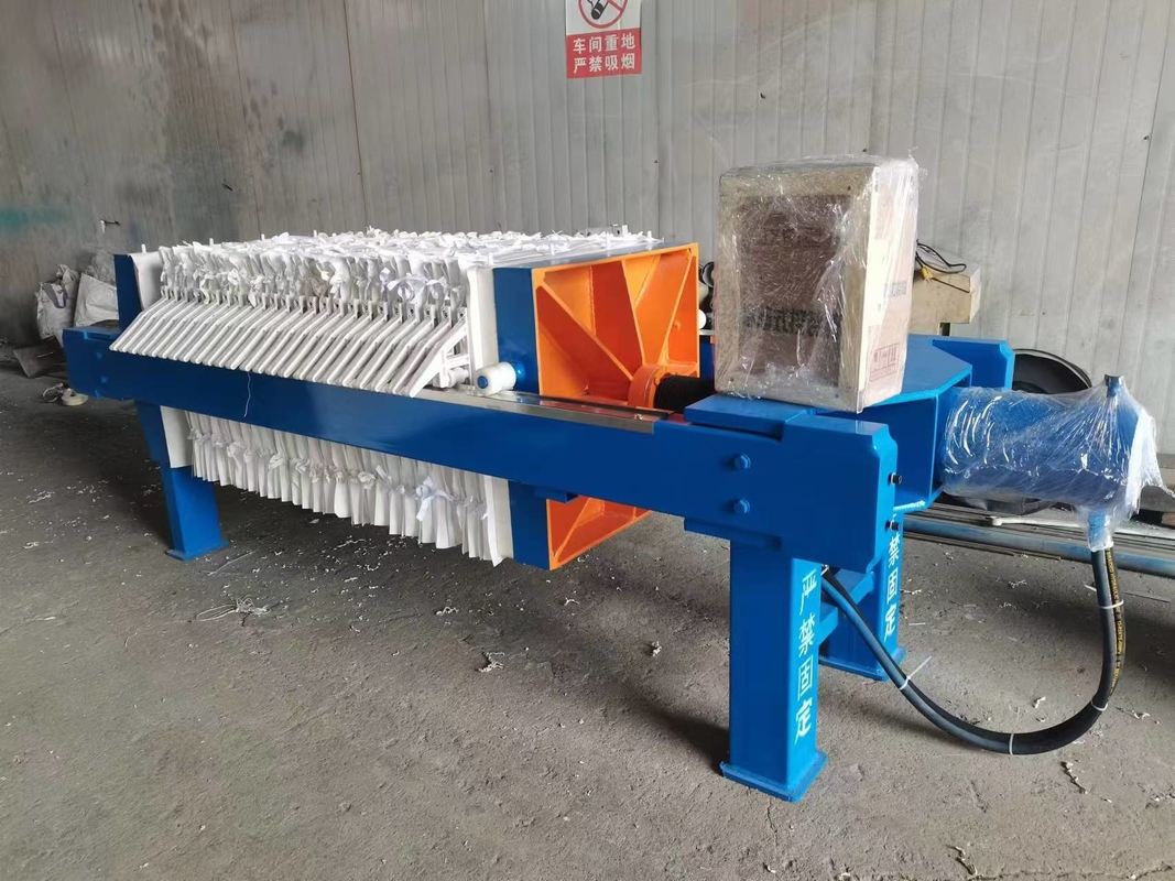 Máquina de filtro de placas de gran capacidad para petróleo crudo Máquina comercial de filtración de líquidos sólidos de precisión